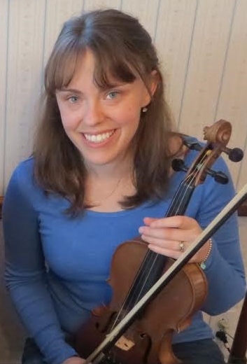 Molly Wilson with fiddle